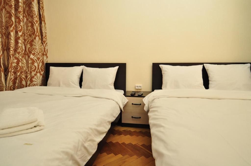 Status Guesthouse Kiev Room photo